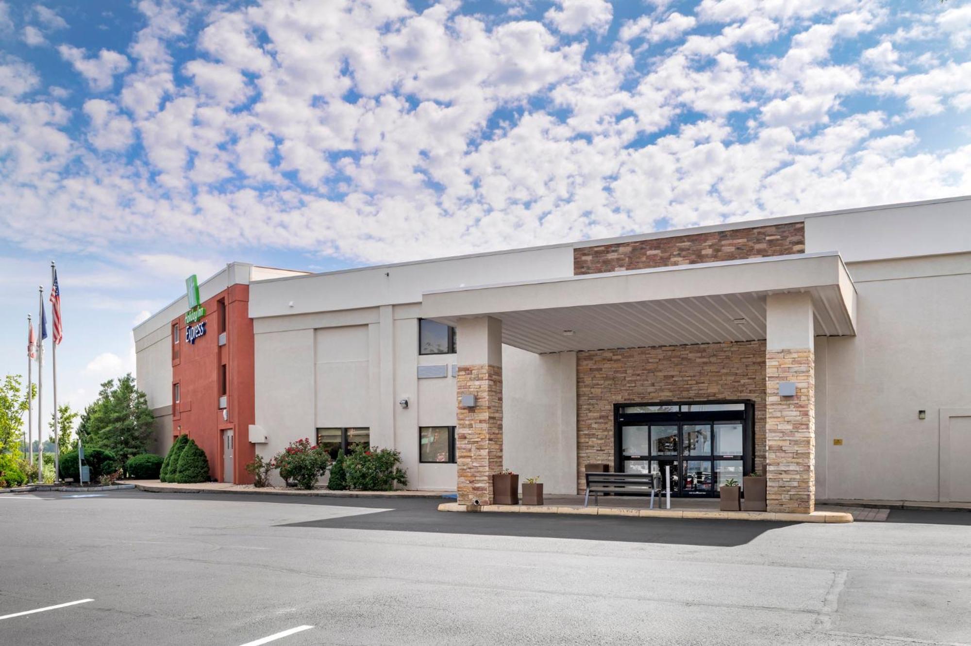 Holiday Inn Express Greencastle, An Ihg Hotel Екстер'єр фото
